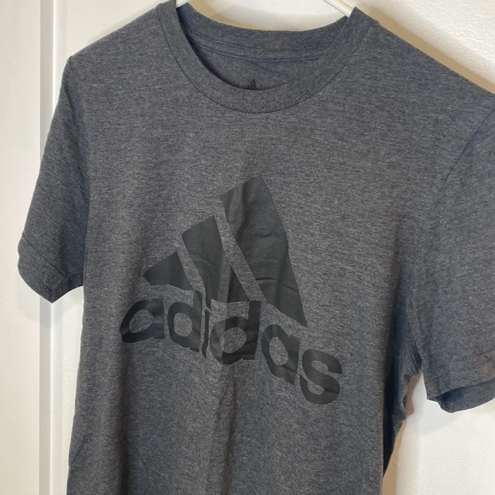 ADIDAS short sleeve t-shirt